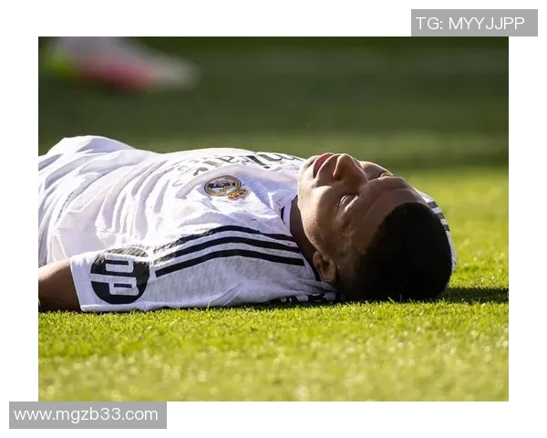 如何时尚佩戴足球明星签名帽子展现个性与魅力